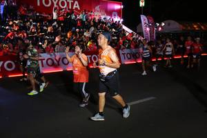 BIB: 77562
                            <button type="button" onclick="openModal(23007574)" class="btn btn-primary btn-sm float-right btn-popup" data-toggle="modal" data-target=".modal-high-quality">
                        <i class="fas fa-shopping-cart"></i> Add to Cart
                    </button>
                                            <button type="button" onclick="isThisMe(23007574, true)" class="btn btn-success btn-sm float-right btn-popup btn-isme hidden" data-toggle="tooltip" data-placement="bottom" title="นี่คือรูปของคุณใช่ไหม คลิกที่นี่เพื่อเอาเข้าอัลบั้ม">
                        <i class="fas fa-plus"></i> Add to album
                    </button>
                    <button type="button" onclick="isThisMe(23007574, false)" class="btn btn-warning btn-sm float-right btn-popup btn-isnotme hidden">
                        <i class="fas fa-ban"></i> Remove from album
                    </button>